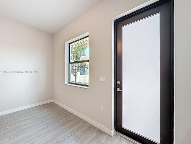 Building Photo - 402-414 NW 41st St