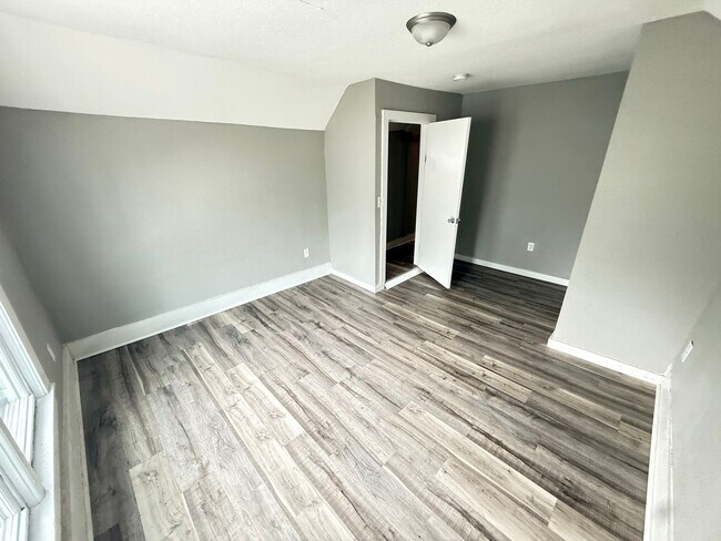 Building Photo - 2137 N Delaware Ave