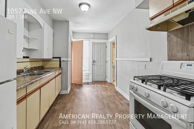 Building Photo - 1057 Pine Ave NW