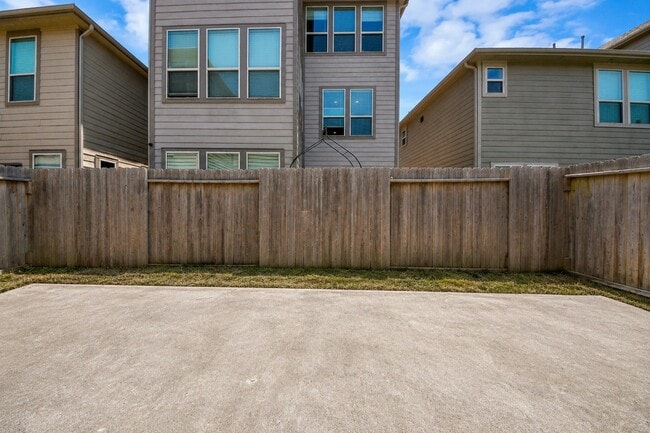 Building Photo - 3111 Dakota Falls Dr