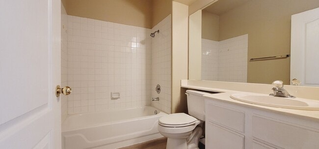 Building Photo - 1900 N Torrey Pines Dr