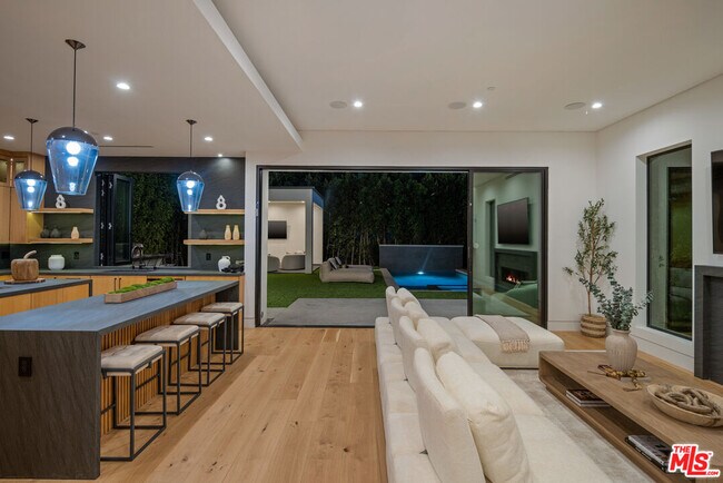 Building Photo - 14822 Hesby St