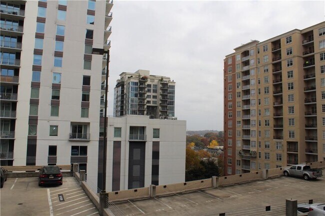 Building Photo - 1101 Juniper St NE