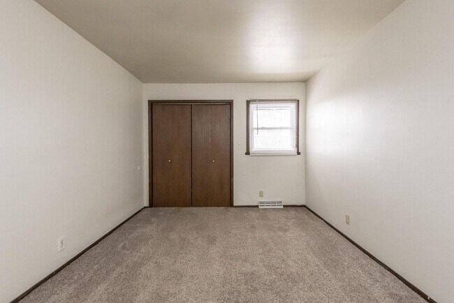 Building Photo - 21225 Mary Lynn Dr