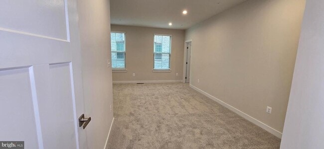 Building Photo - 2542 -A Verona Pl