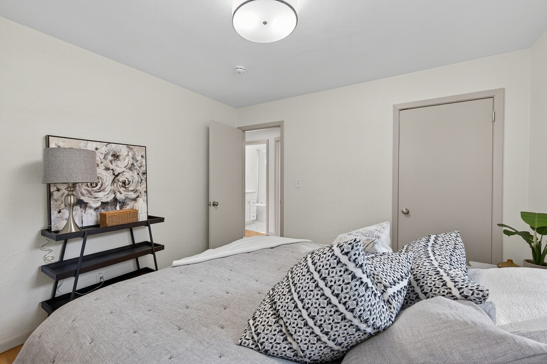 Building Photo - 1205 8th Ave S