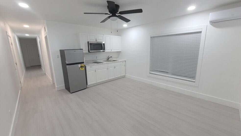 Building Photo - 2519 W Walnut St