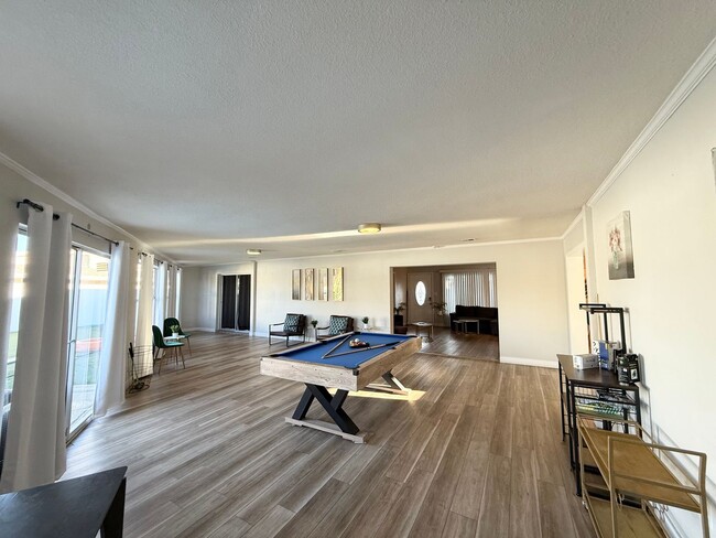 Building Photo - 3/BD 2/BA Home Near the Las Vegas Strip – ...