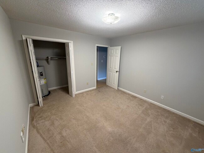 Building Photo - 15104 Balsam Dr SE