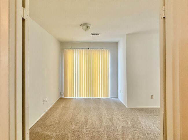 Building Photo - 16 Rock Pine Ct