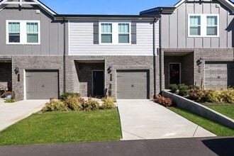 Building Photo - 906 Ridge Ln