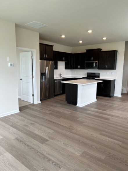 Building Photo - 39123 Sail Away Ln