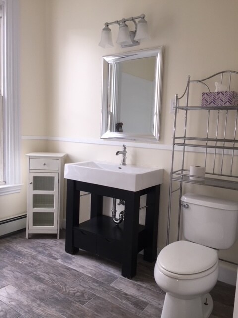 Building Photo - 25 Newton St