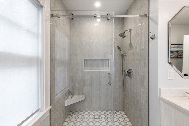 Building Photo - 21 Bedlow Ave