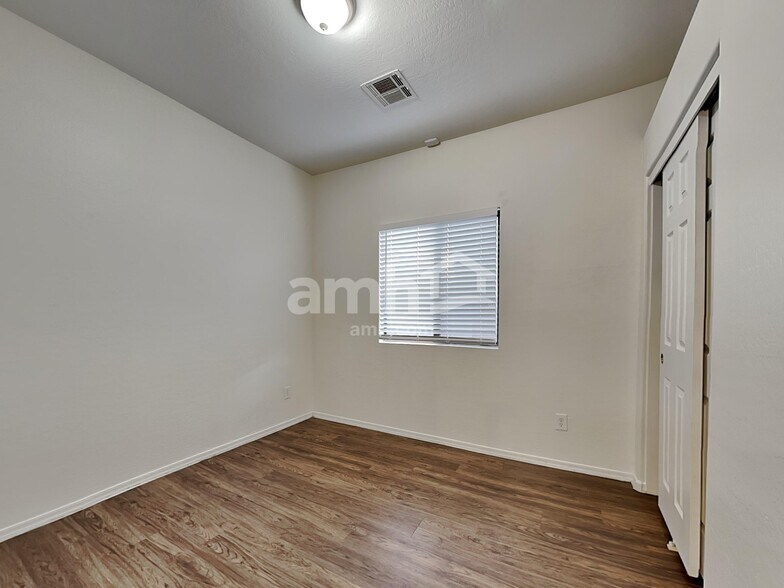 Building Photo - 2525 W Nancy Ln