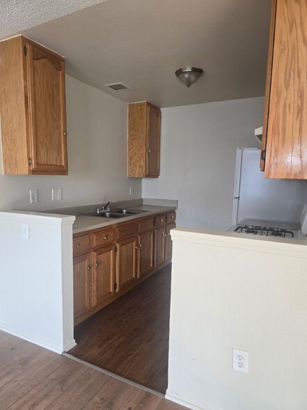 Building Photo - 5906 Challen Ave