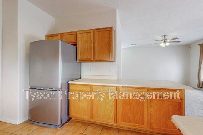 Building Photo - 7509 Cricket Hill Dr NE