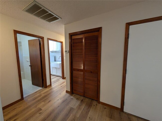 Building Photo - 3741 Thornbush Ln