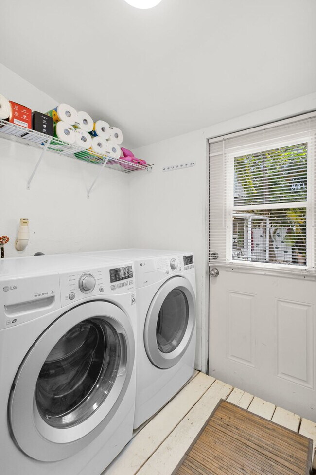 Building Photo - 511 29th St