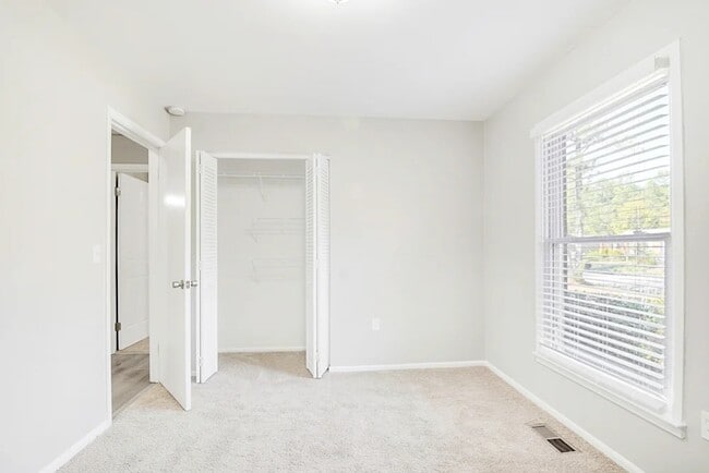 Building Photo - 1311 Clermont Rd