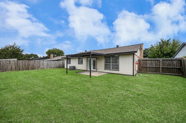 Building Photo - 7023 Maczali Dr