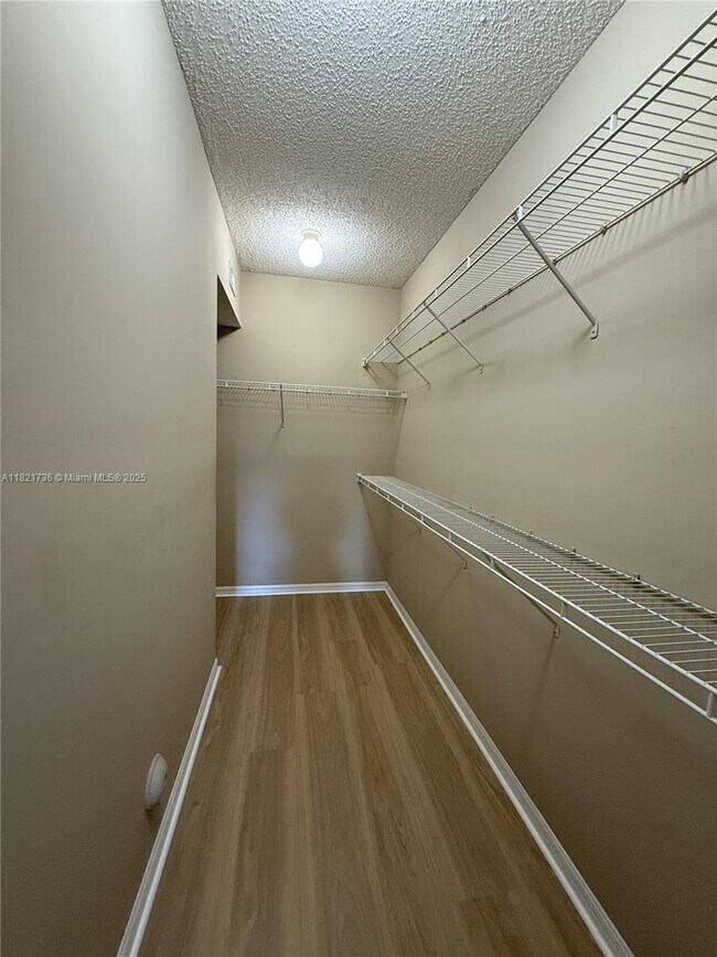 Building Photo - 1103 Tuscany Way