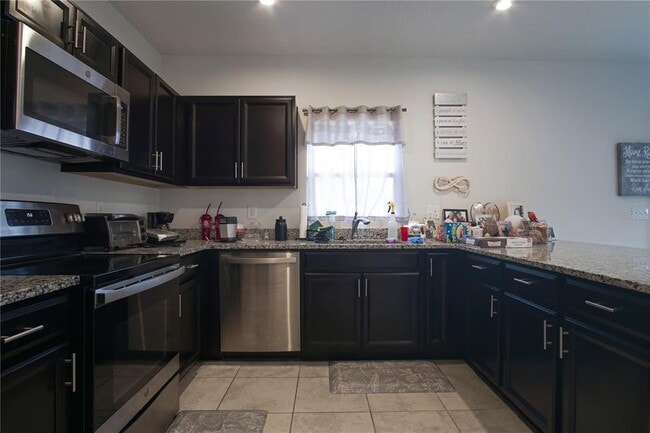 Building Photo - 181 Silver Maple Bend