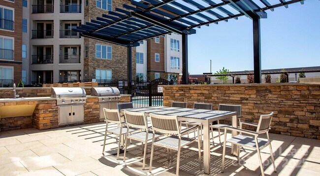 Building Photo - 6408 Providence Farm Ln