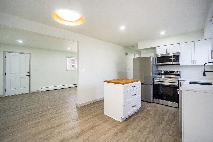 Building Photo - 1108-1110 Ponderosa Dr