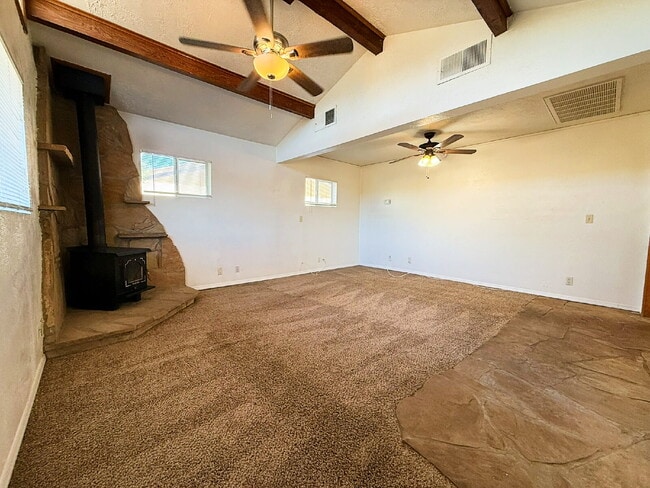 Building Photo - "Charming 3-Bedroom Oasis in Goodyear - Sp...