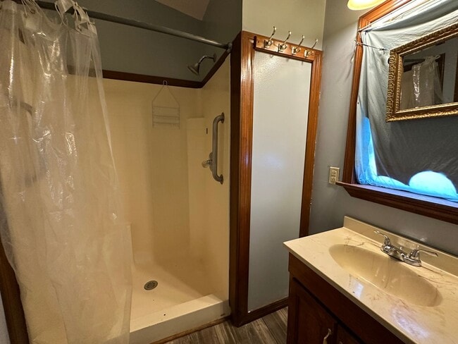 Building Photo - Come take a look at this 3-bedroom 2-bath ...