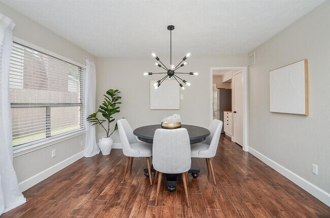 Building Photo - 22118 Fincastle Dr