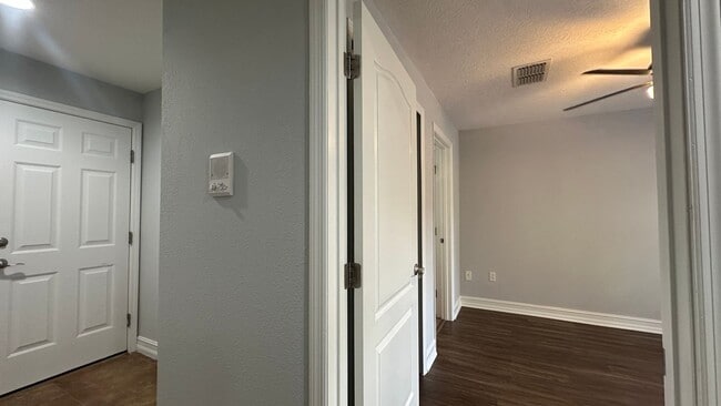 Building Photo - 3720 Messina Dr