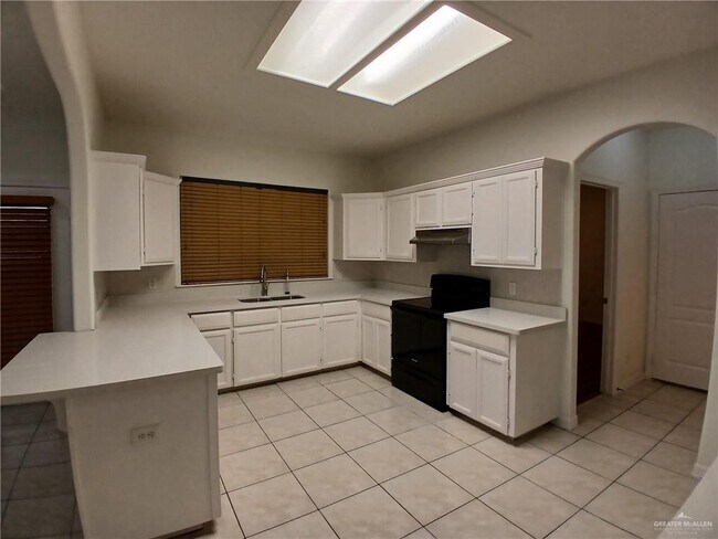 Building Photo - 128 San Jacinto St