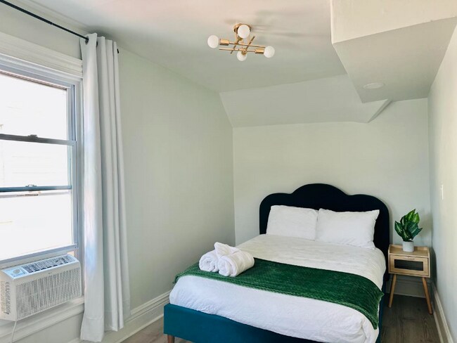 Building Photo - 450 Seward St