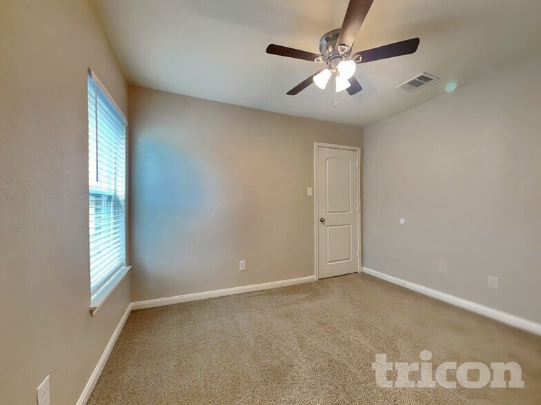 Building Photo - 20017 Woodrow Wilson St