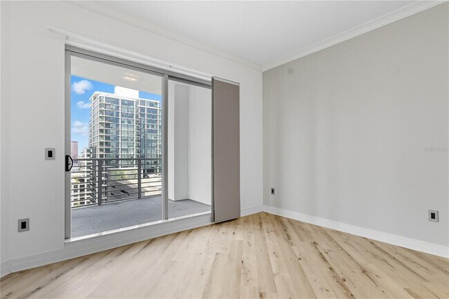Building Photo - 449 S 12th St