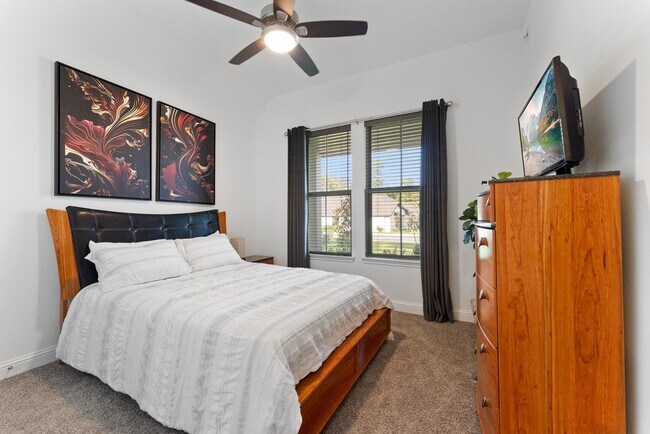 Building Photo - 522 Black Bronco Rd