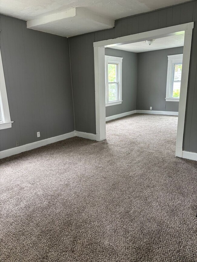Building Photo - Charming 3-bedroom home, ready for you!