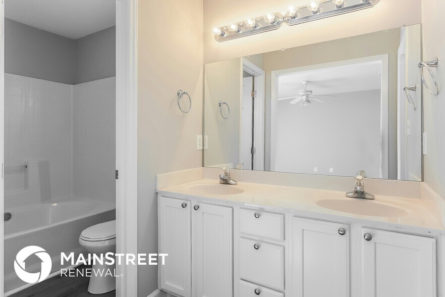 Building Photo - 1305 Sweetclover Dr