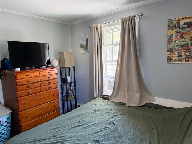 Building Photo - 21 1/2 Union St