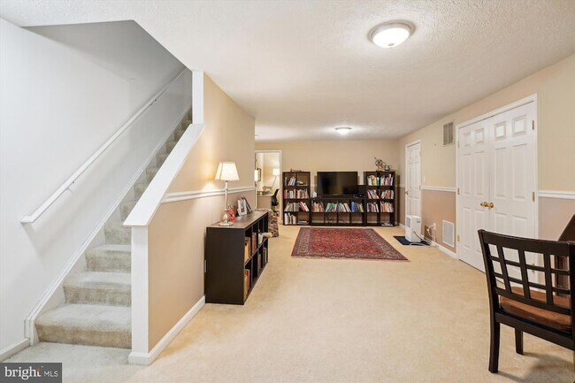 Building Photo - 217 Highland Ridge Ave