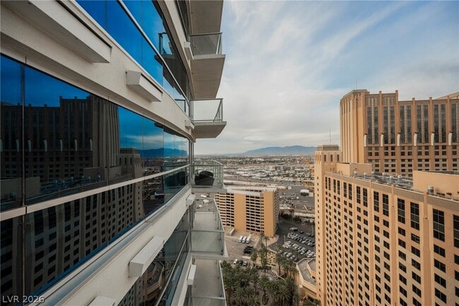 Building Photo - 2700 S Las Vegas Blvd