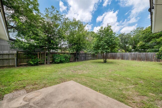 Building Photo - 8202 Polar Dr