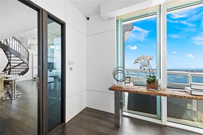 Building Photo - 1643 Brickell Ave