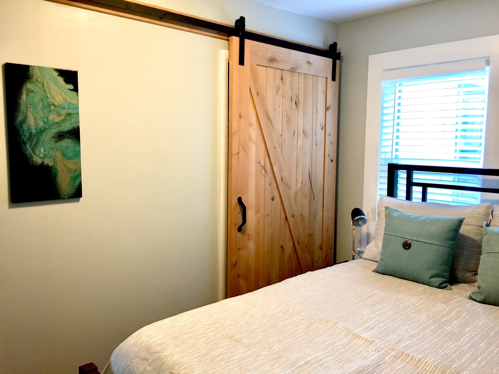 Building Photo - 1310 Hyman Ave