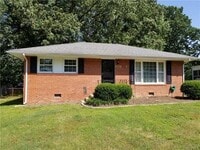 Building Photo - 2213 Mendota Dr