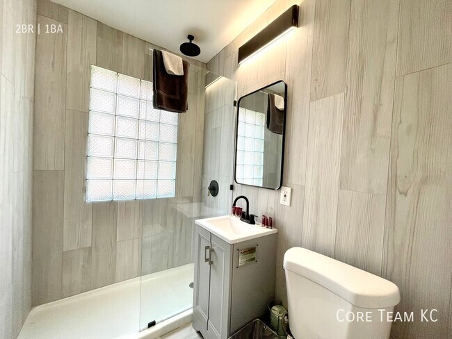 Building Photo - 4511 Roanoke Pkwy