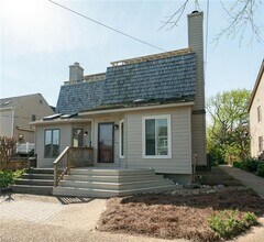Building Photo - 206 64th St
