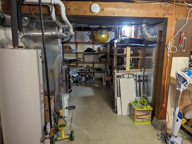 Building Photo - 4 Bedroom, 1.5 Bathroom Beautiful Home - You do not want to miss this one!